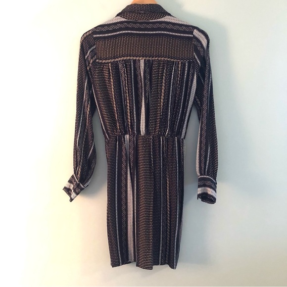 VICI Shirtwaist Tie-front Rayon Dress. Size Small. - Picture 4 of 13